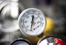 Jakie powinno być ciśnienie na pompie wtryskowej?